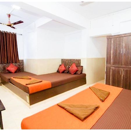 Hotel Premium Travellers # Inn Near Temple - Fully Air Conditioning Hotel - Hygiene And Spacious Room - A Top Rated Luxuary Hotel Merces ภายนอก รูปภาพ