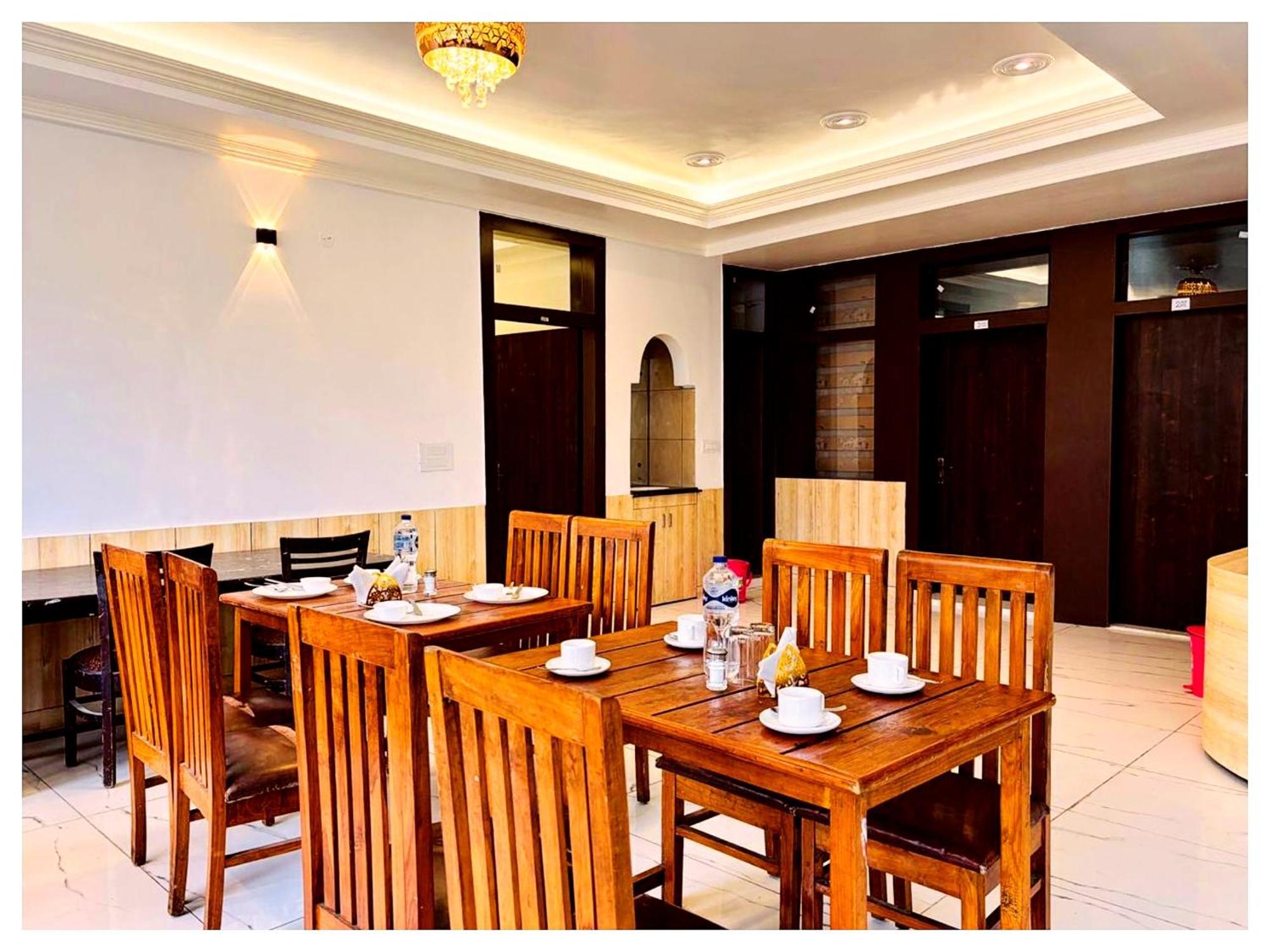 Hotel Premium Travellers # Inn Near Temple - Fully Air Conditioning Hotel - Hygiene And Spacious Room - A Top Rated Luxuary Hotel Merces ภายนอก รูปภาพ