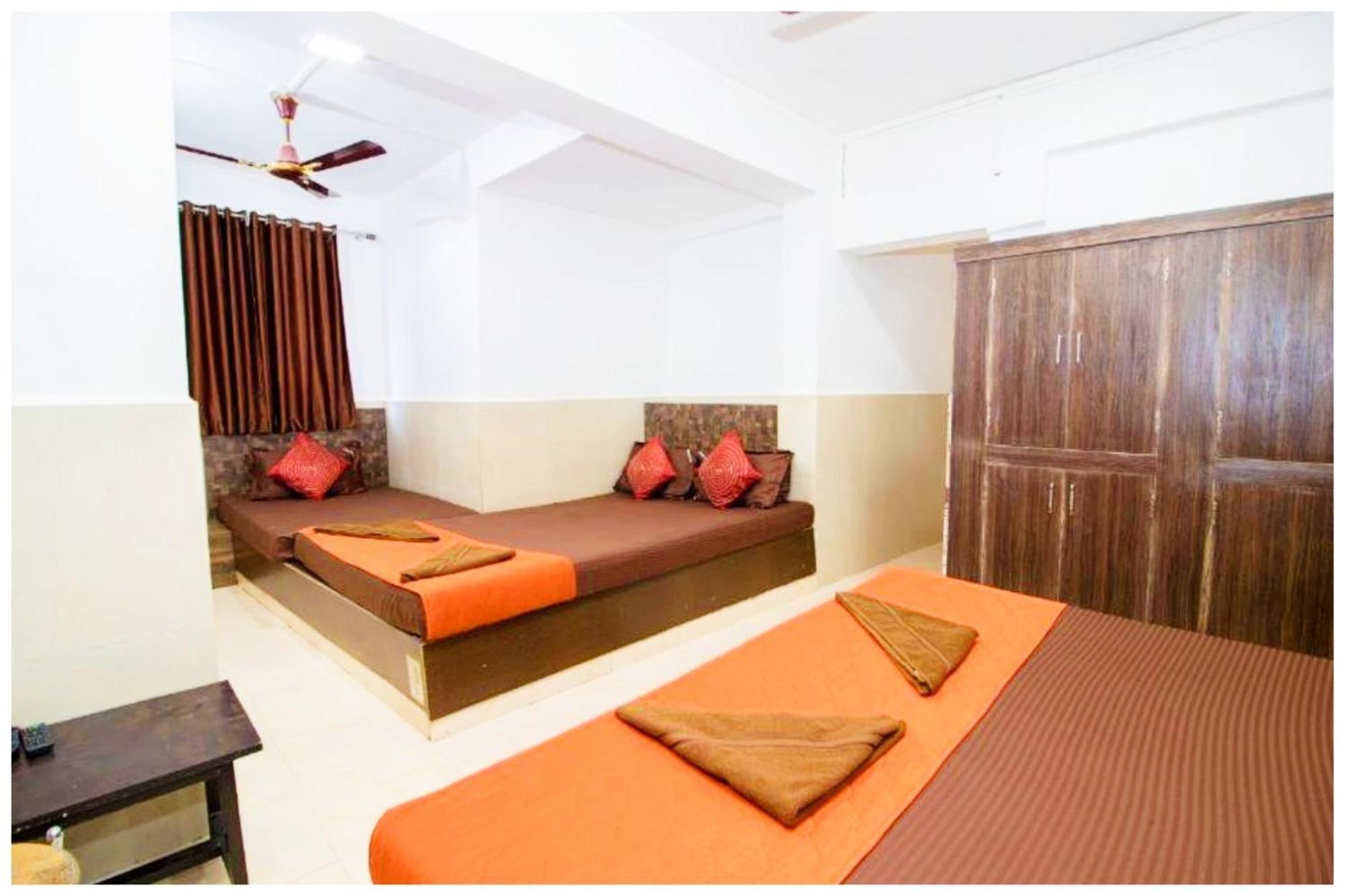 Hotel Premium Travellers # Inn Near Temple - Fully Air Conditioning Hotel - Hygiene And Spacious Room - A Top Rated Luxuary Hotel Merces ภายนอก รูปภาพ