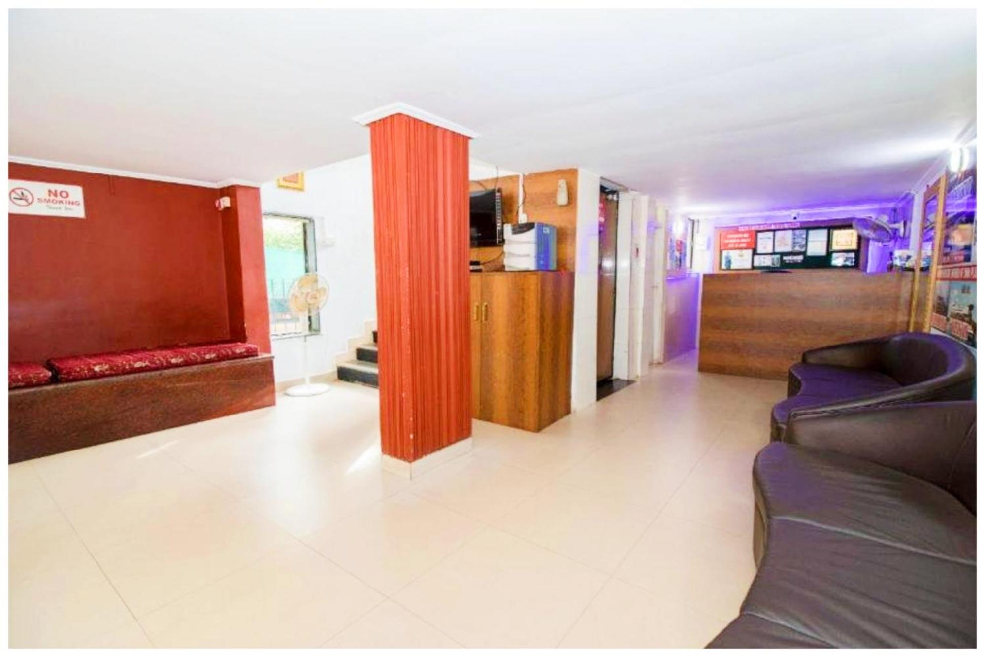 Hotel Premium Travellers # Inn Near Temple - Fully Air Conditioning Hotel - Hygiene And Spacious Room - A Top Rated Luxuary Hotel Merces ภายนอก รูปภาพ
