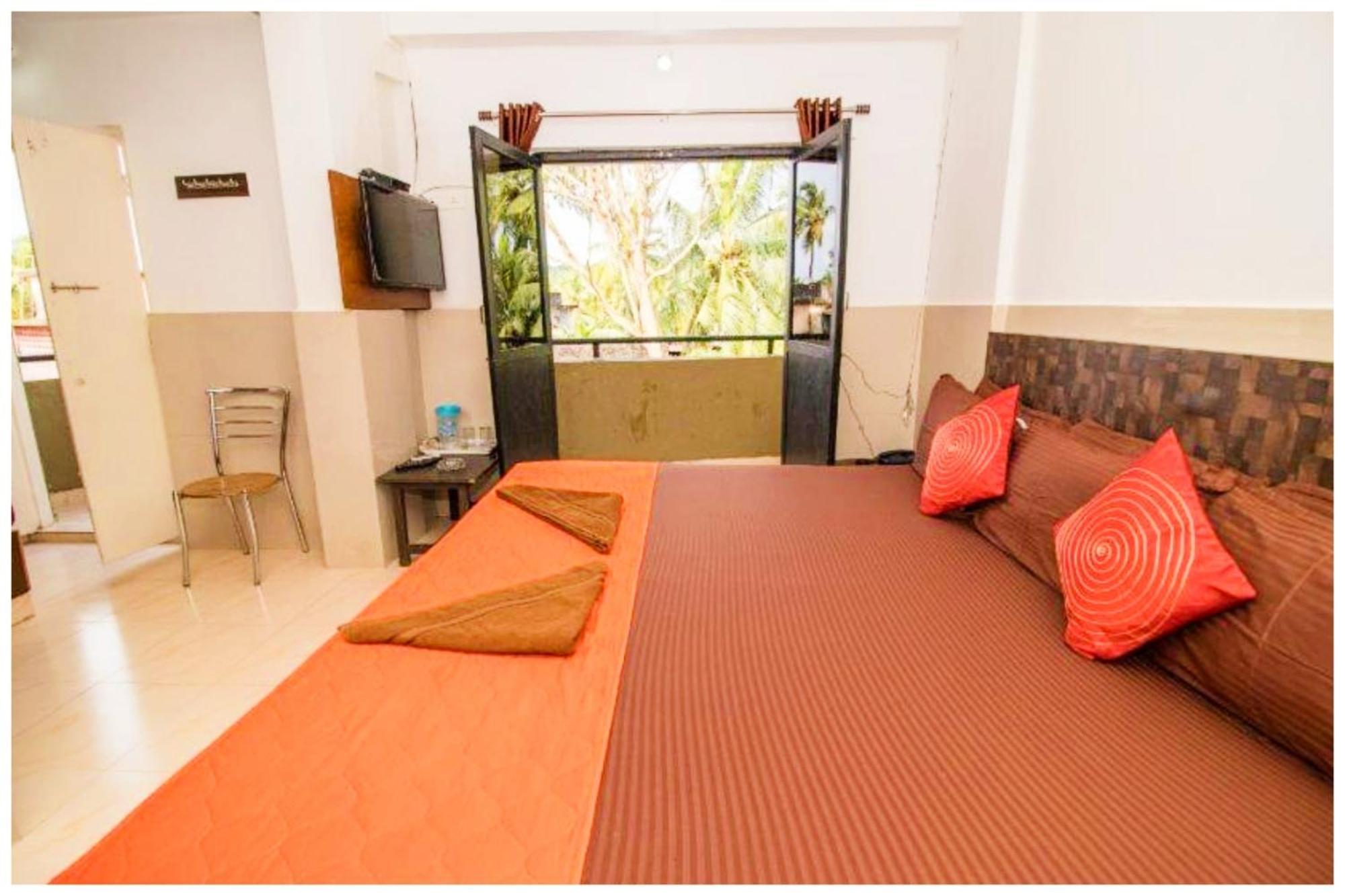 Hotel Premium Travellers # Inn Near Temple - Fully Air Conditioning Hotel - Hygiene And Spacious Room - A Top Rated Luxuary Hotel Merces ภายนอก รูปภาพ