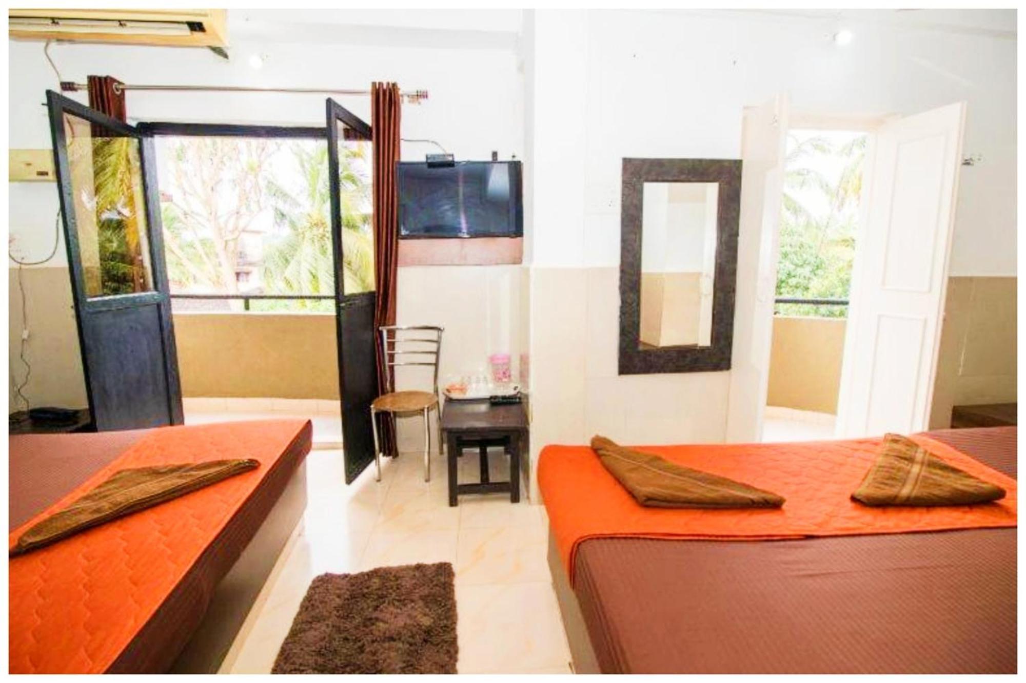 Hotel Premium Travellers # Inn Near Temple - Fully Air Conditioning Hotel - Hygiene And Spacious Room - A Top Rated Luxuary Hotel Merces ภายนอก รูปภาพ