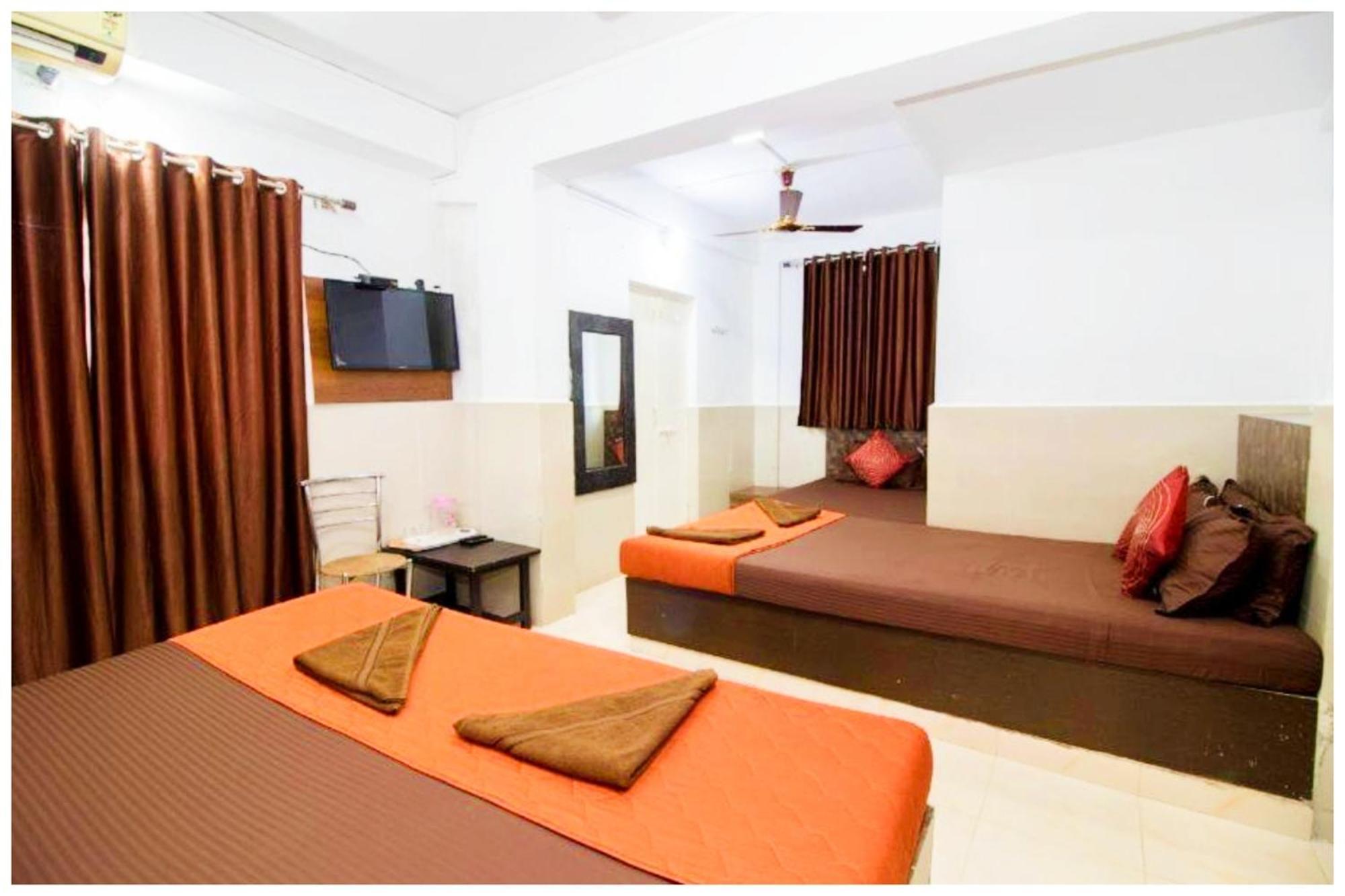 Hotel Premium Travellers # Inn Near Temple - Fully Air Conditioning Hotel - Hygiene And Spacious Room - A Top Rated Luxuary Hotel Merces ภายนอก รูปภาพ