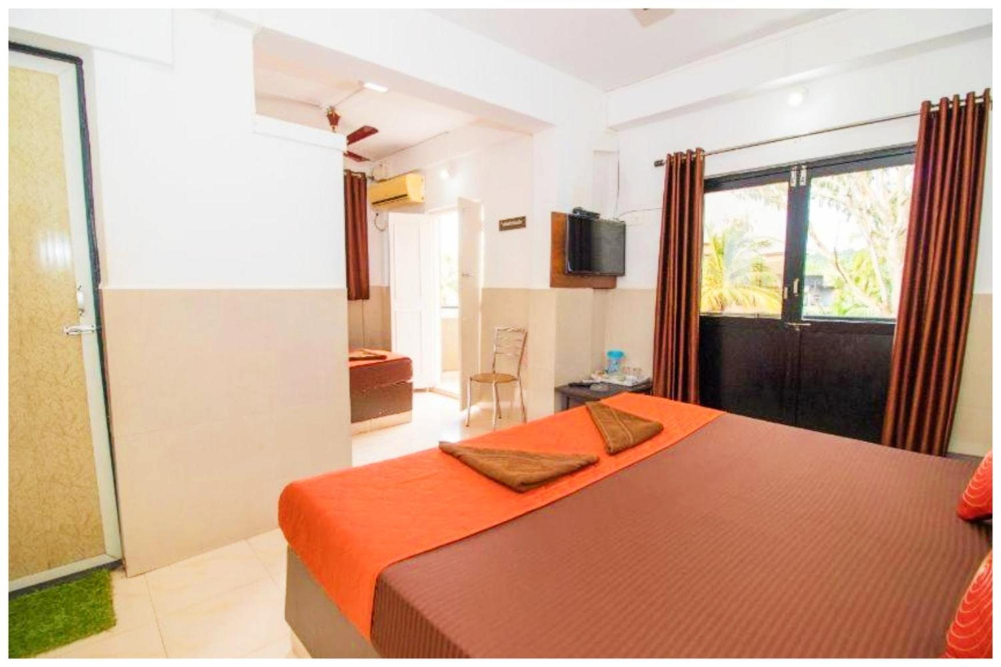 Hotel Premium Travellers # Inn Near Temple - Fully Air Conditioning Hotel - Hygiene And Spacious Room - A Top Rated Luxuary Hotel Merces ภายนอก รูปภาพ