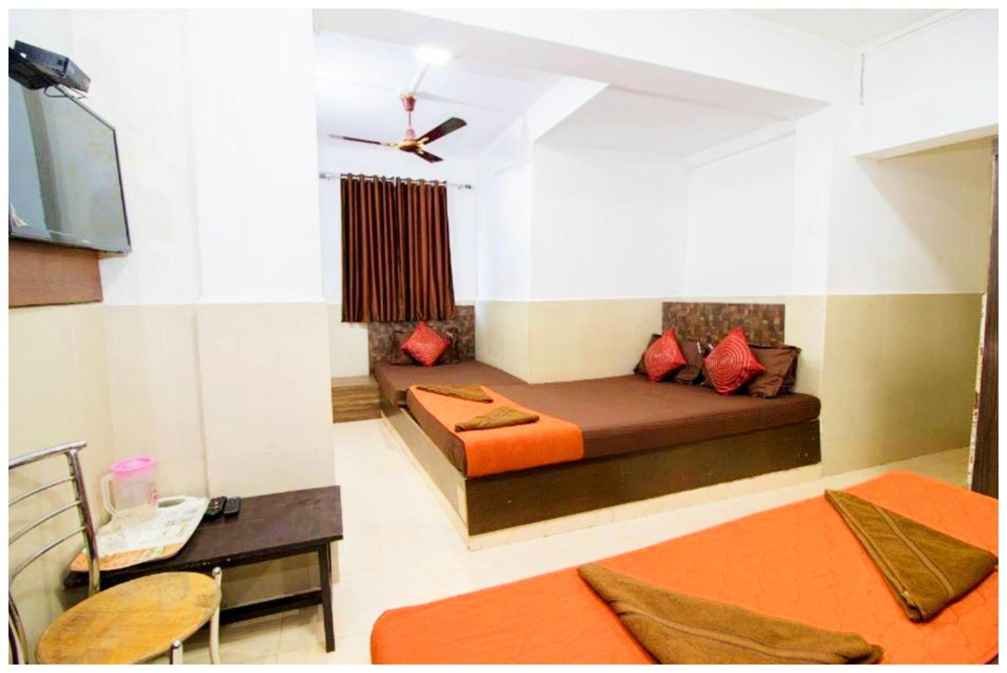 Hotel Premium Travellers # Inn Near Temple - Fully Air Conditioning Hotel - Hygiene And Spacious Room - A Top Rated Luxuary Hotel Merces ภายนอก รูปภาพ